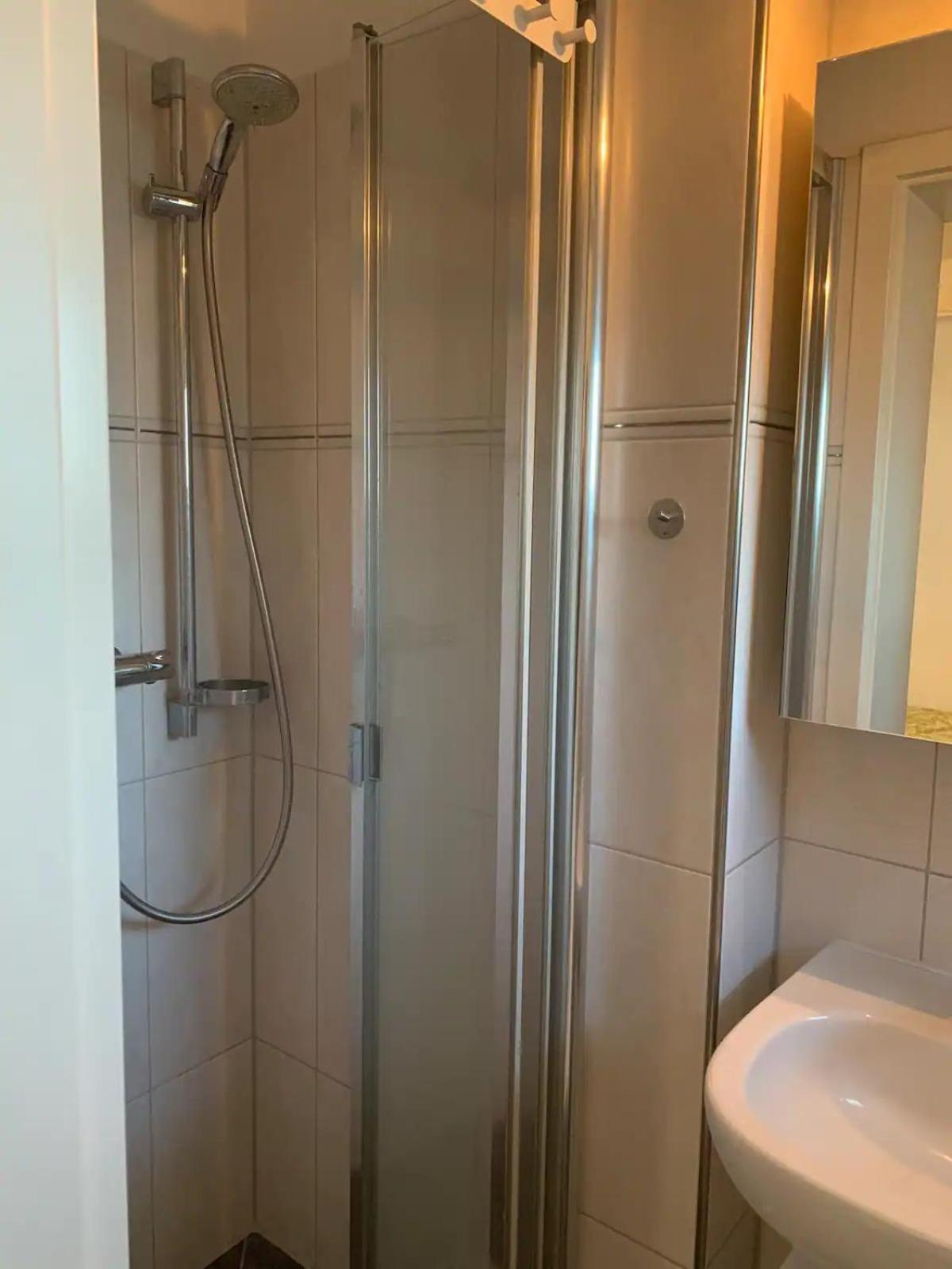 Messewohnung Fuer 5 Gaeste Mit Balkon Und Lift Hannover Exteriér fotografie
